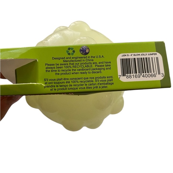 Jolly Pets Jolly Jumper Glow in Dark Floats Treat Dispenser Ball Size M NEW - Picture 7 of 7